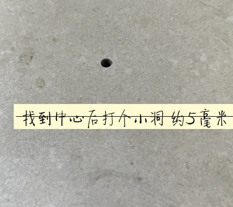 江南瓷砖空鼓维修公司专业解答在瓷砖铺贴过程中，如果砂料搅拌不均匀，将会带来以下问题